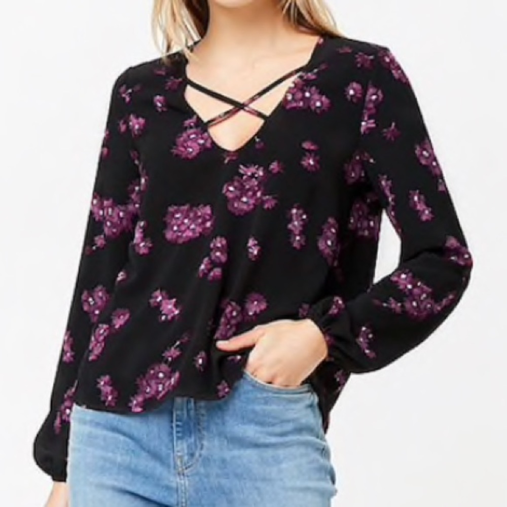 Forever 21 Woman’s Floral Crisscross Top 💕